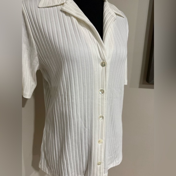 NWT Banana Republic Cream Ribbed Button-Down Shirt - Picture 4 of 7